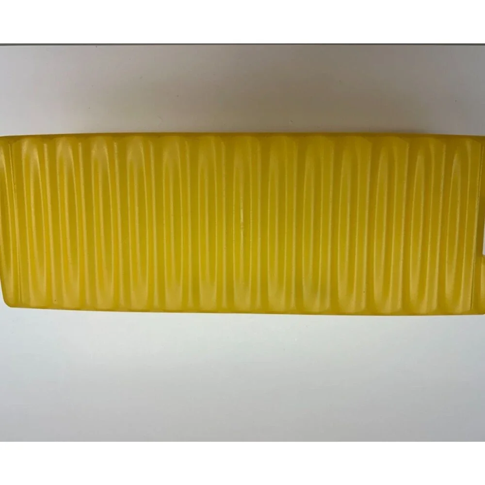 Tupperware FridgeSmart #3995 #3996 Large Yellow Vented Produce Keeper 14.75